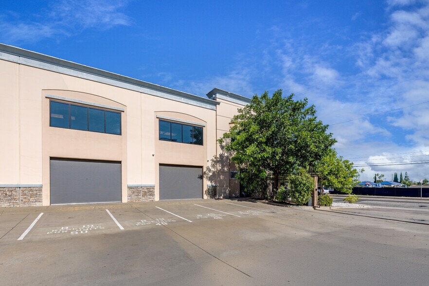 More Photos Of 1773 W San Bernardino Rd, West Covina Warehouse For Sale