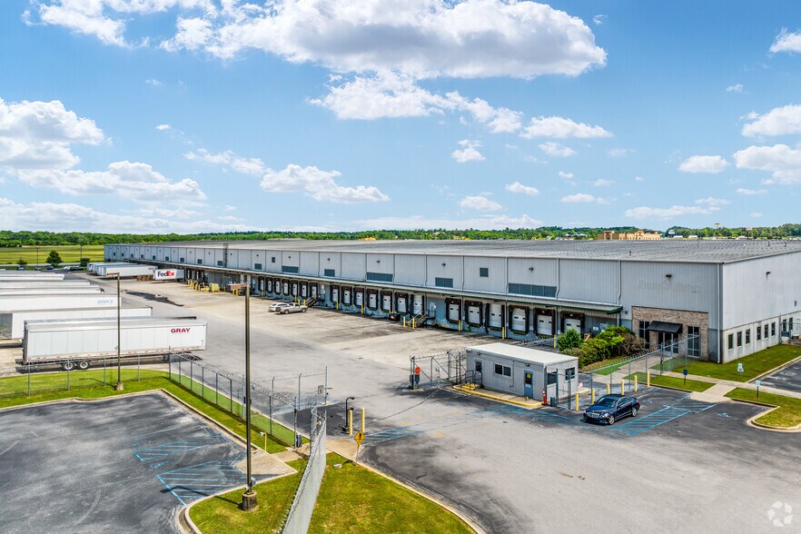Primary Photo Of 41 N Industrial Dr, Calera Distribution For Lease