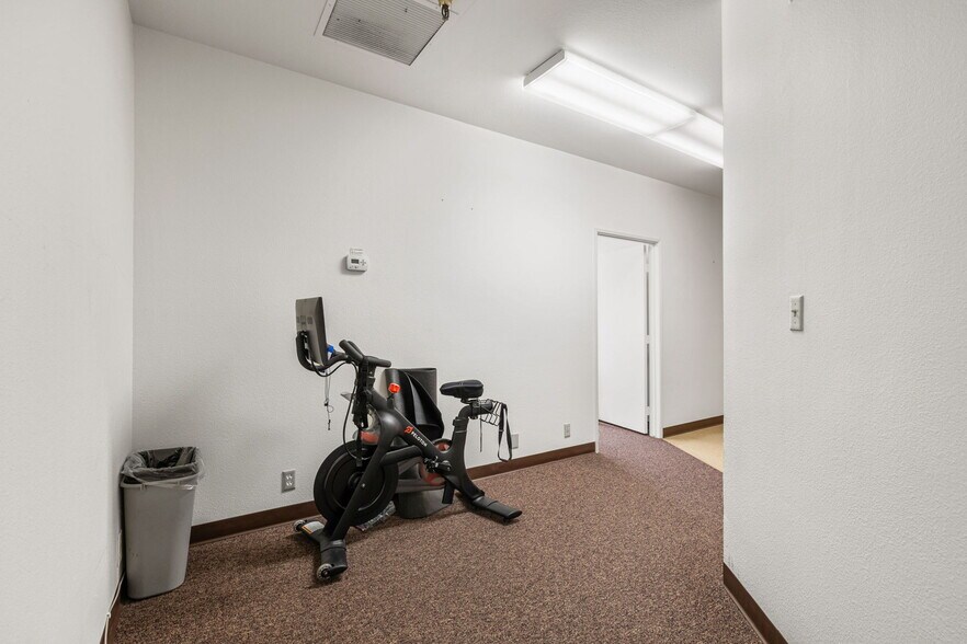 More Photos Of 73101 Highway 111, Palm Desert General Retail For Sale