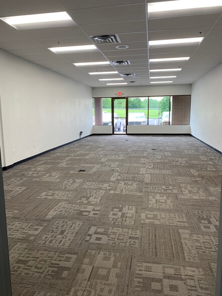 More Photos Of 10976-11032 Cedar Lake Rd, Minnetonka Freestanding For Lease