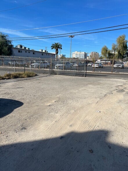 More Photos Of 214 S Maryland Pky, Las Vegas Loft Creative Space For Sale