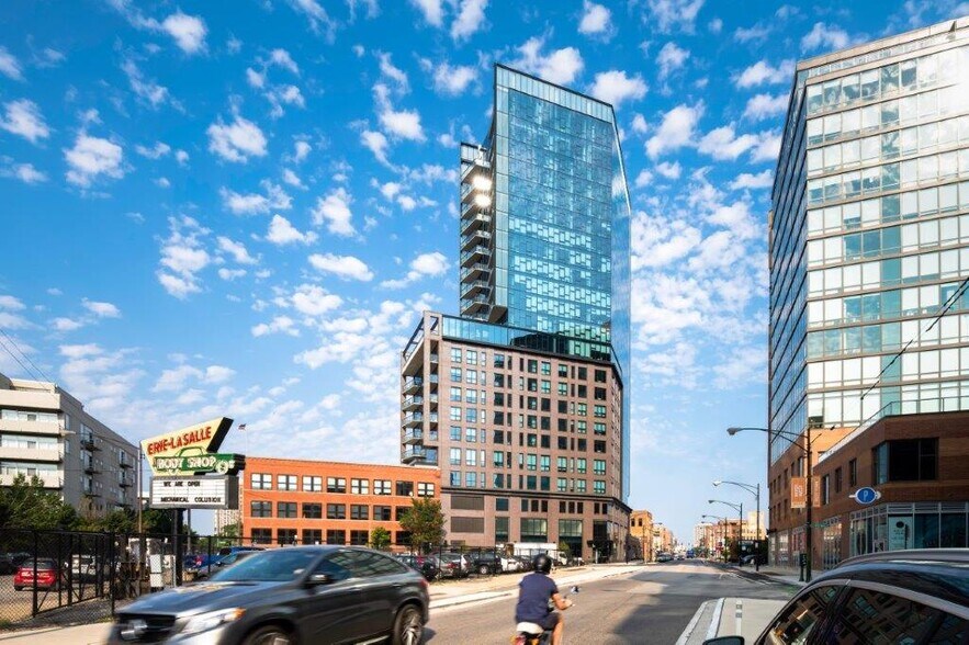 More Photos Of 730 N Milwaukee Ave, Chicago Apartments For Lease