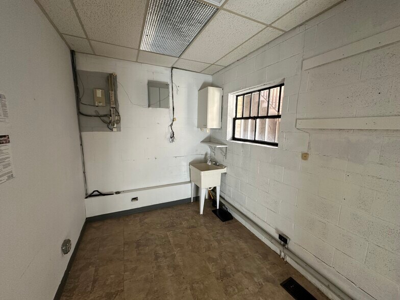 More Photos Of 220-230 Hicks Pl, Palatine Storefront Retail Residential For Sale