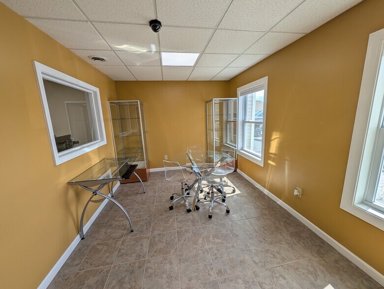 More Photos Of 42 Dover Point Rd, Dover Office For Lease