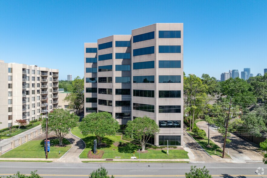 More Photos Of 675 Bering Dr, Houston Office For Lease