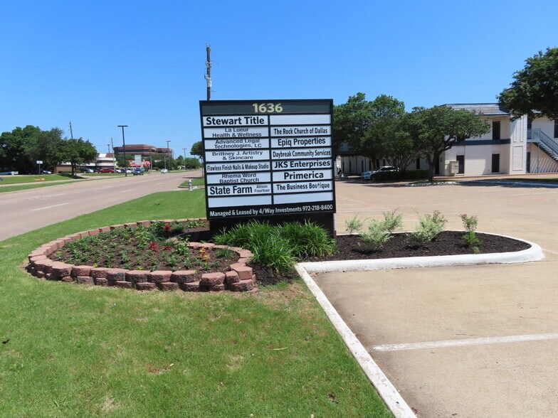 More Photos Of 1636 N Hampton Rd, DeSoto Office For Lease