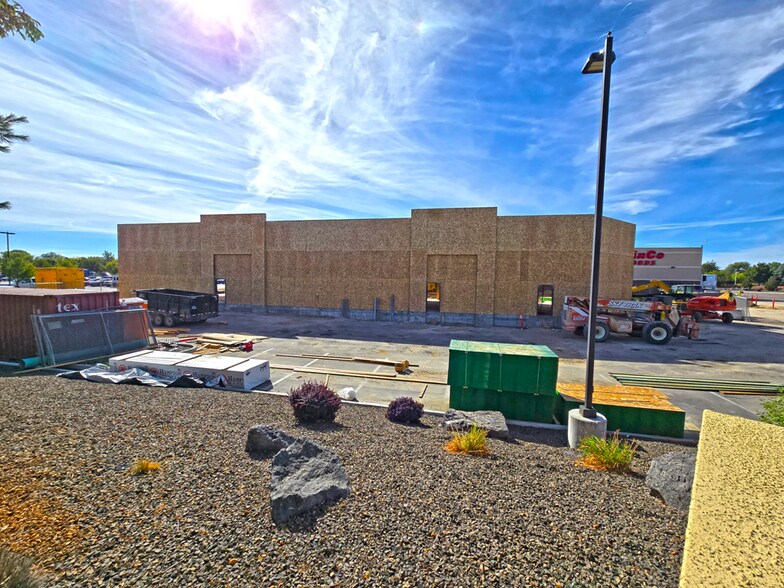 More Photos Of 1255 N Happy Valley Rd, Nampa Restaurant For Sale