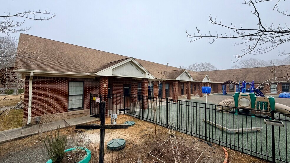 More Photos Of 9113 Blair Rd, Mint Hill Specialty For Lease