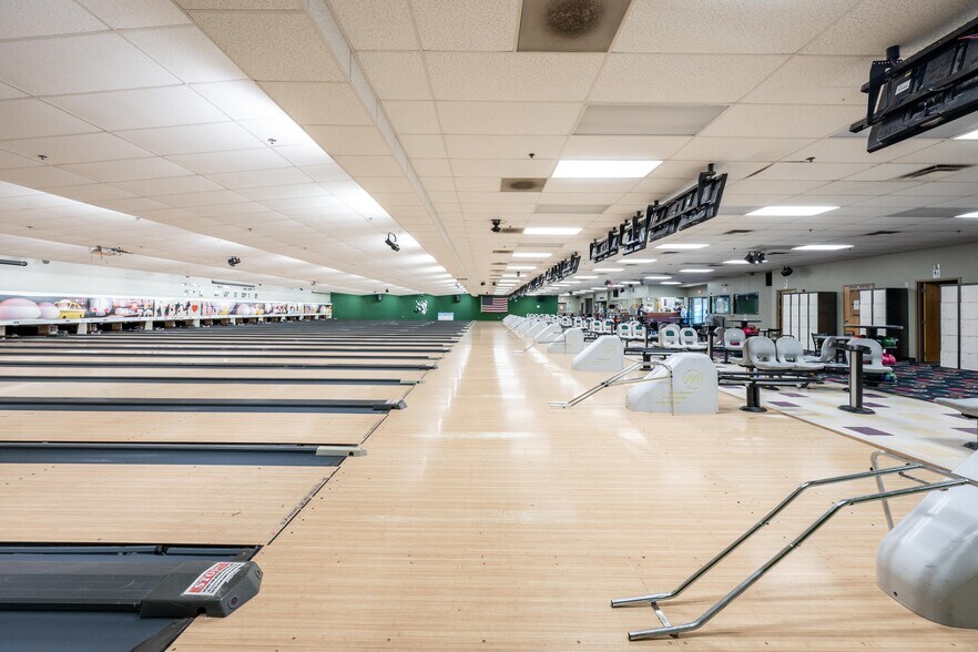 More Photos Of 129-145 Danbury Rd, New Milford Storefront For Lease