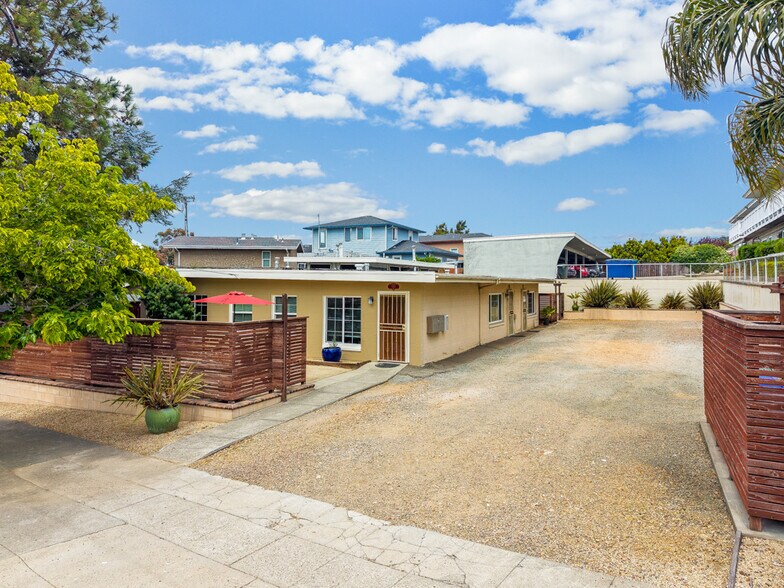 More Photos Of 5105-5107 MacDonald Ave, Richmond Apartments For Sale