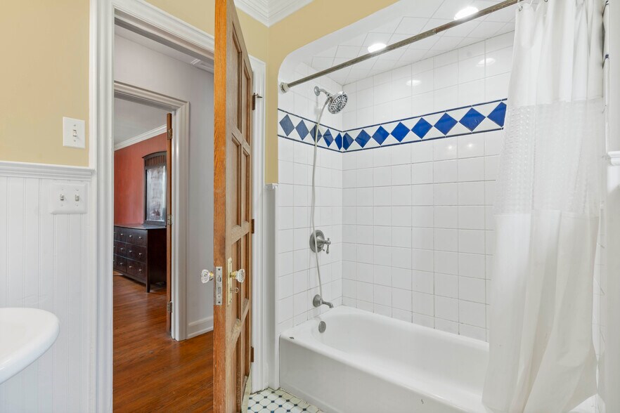 More Photos Of 490 Rt 46 Rd, Belvidere Light Distribution For Sale