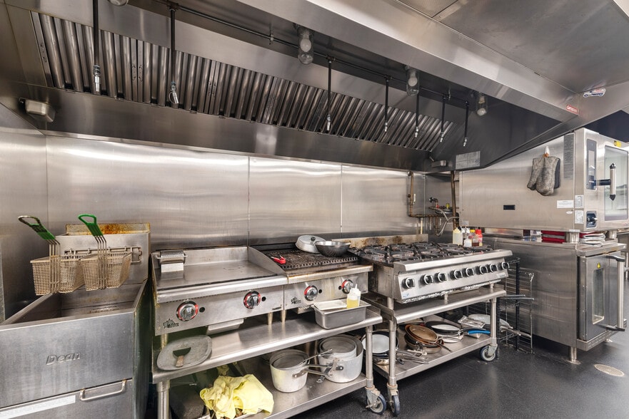 More Photos Of 600 Kenseth Way, Cambridge General Retail For Sale