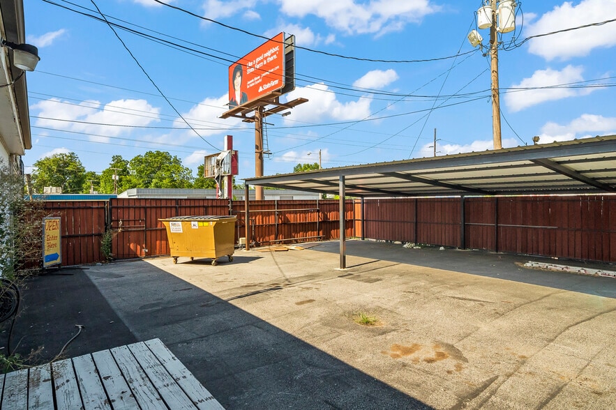 More Photos Of 4702 E 11th St, Tulsa Freestanding For Sale