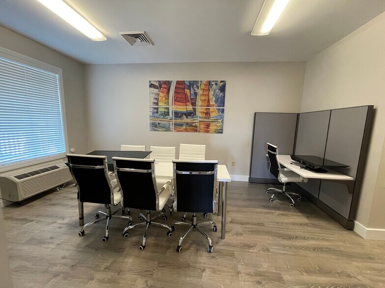 More Photos Of 6478 Putnam Ford Dr, Woodstock Office For Lease