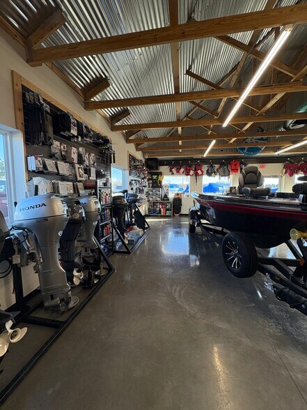 More Photos Of 25272 State Highway 27, Holcombe Office For Lease