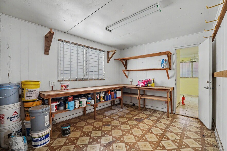 More Photos Of 748 Gulick Ave, Honolulu Office For Sale