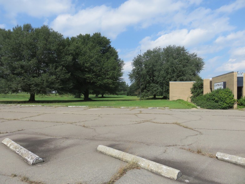 More Photos Of 2377 US Highway 52 S, Wadesboro Manufacturing For Lease