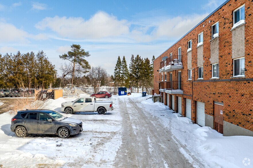 More Photos Of 112 Breckenridge Dr, Kitchener Apartments For Sale