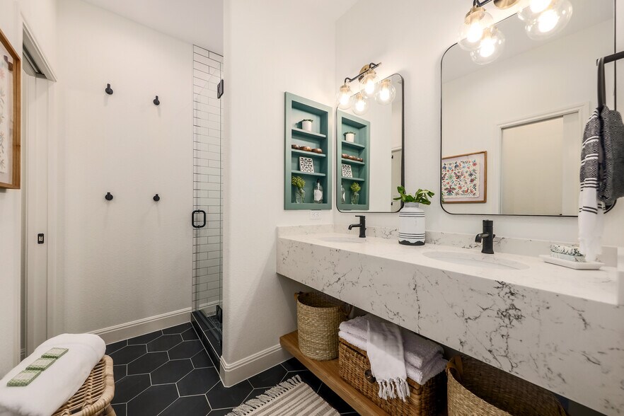 More Photos Of 8601 Zyle Rd, Austin Specialty For Sale