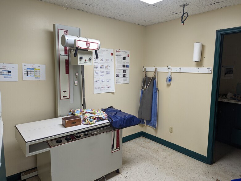 More Photos Of 2608 E Highway 76, Marion General Retail For Sale