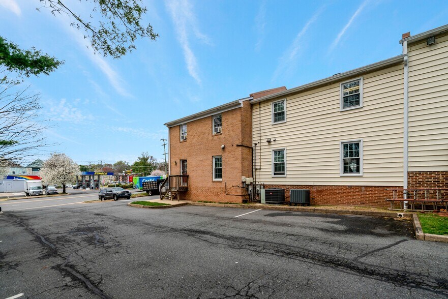 More Photos Of 7297 US-29, Falls Church Office For Sale