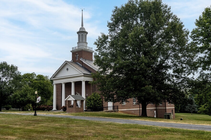 More Photos Of 3583 Scotland Rd, Scotland Schools For Sale