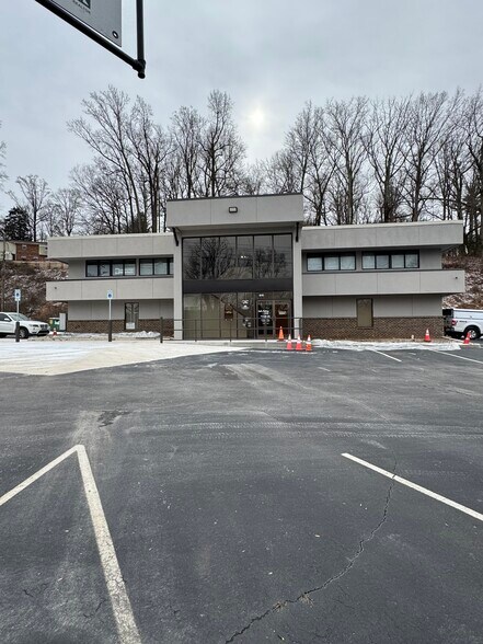 More Photos Of 6515 Clinton Hwy, Knoxville Office For Lease