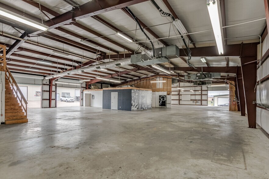 More Photos Of 12081 Katy Rd, Keller Flex For Lease