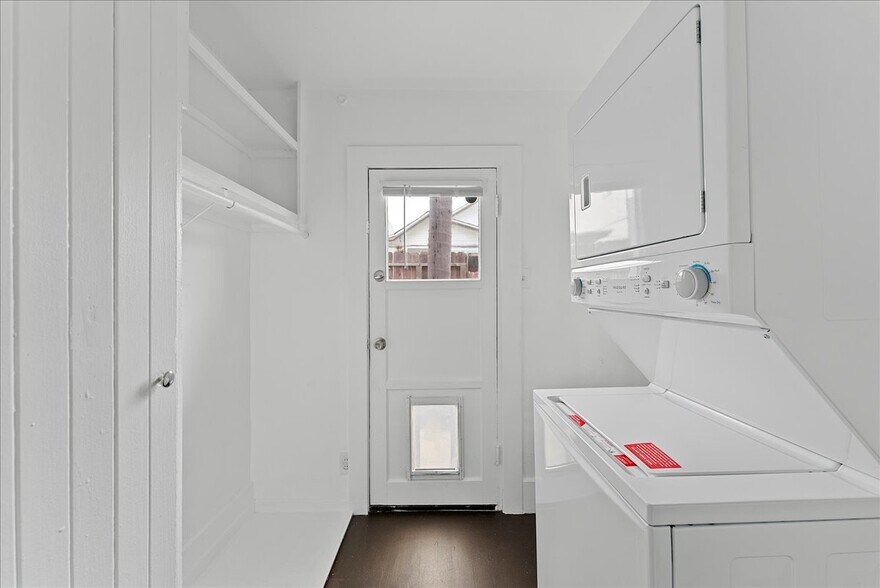 More Photos Of 1222 Corona St, Hermosa Beach Apartments For Sale