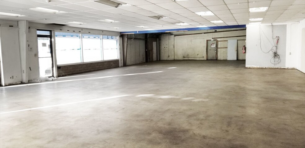 More Photos Of 141 E Highway 246, Buellton Auto Dealership For Lease