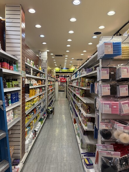 More Photos Of 164-17 Jamaica Ave, Jamaica Unknown For Lease