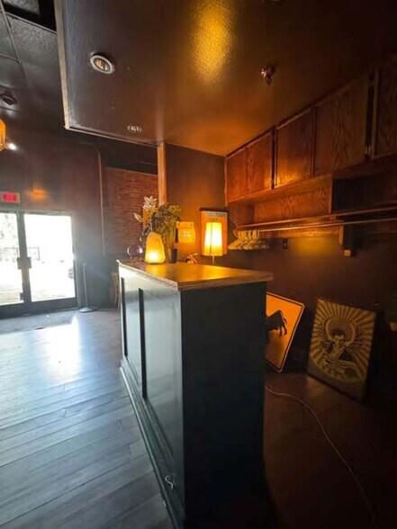 More Photos Of 105 NW 3rd Ave, Portland Storefront Retail Office For Sale