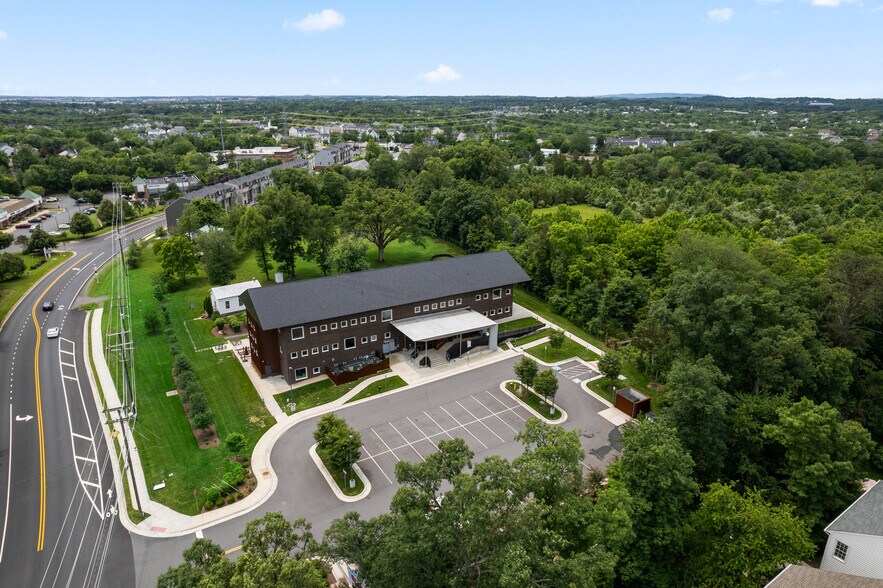 Primary Photo Of 20577 Ashburn Rd, Ashburn Schools For Lease