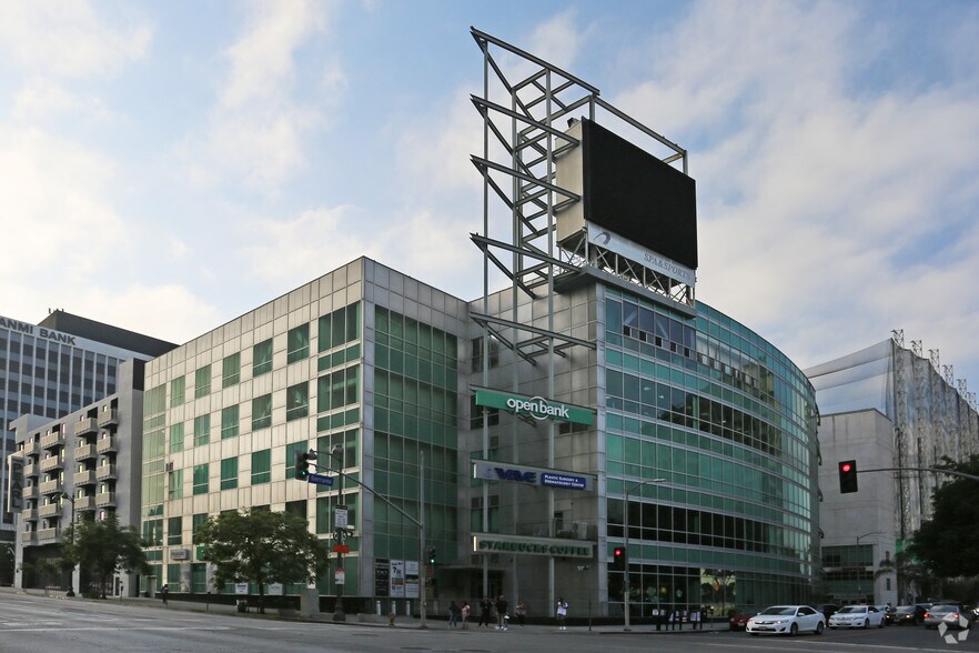 More Photos Of 3680 Wilshire Blvd, Los Angeles Health Club For Lease