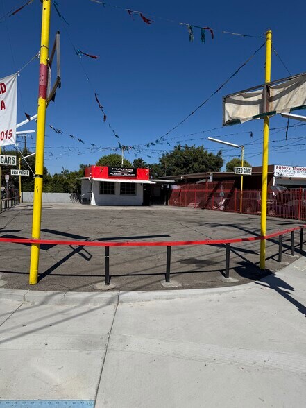 Primary Photo Of 9101 Somerset Blvd, Bellflower Auto Dealership For Lease