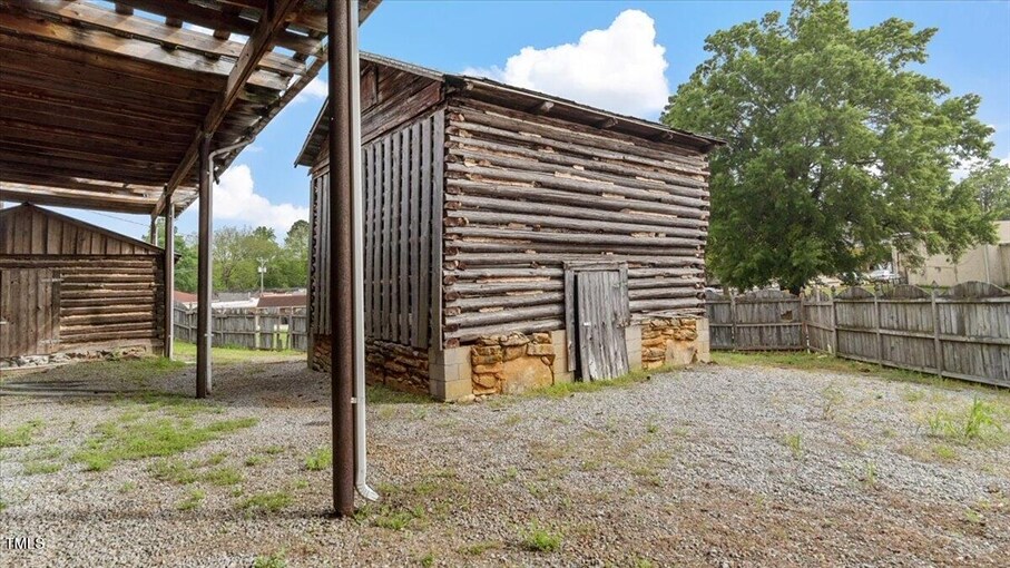 More Photos Of 306 W Main St, South Hill Flex For Lease