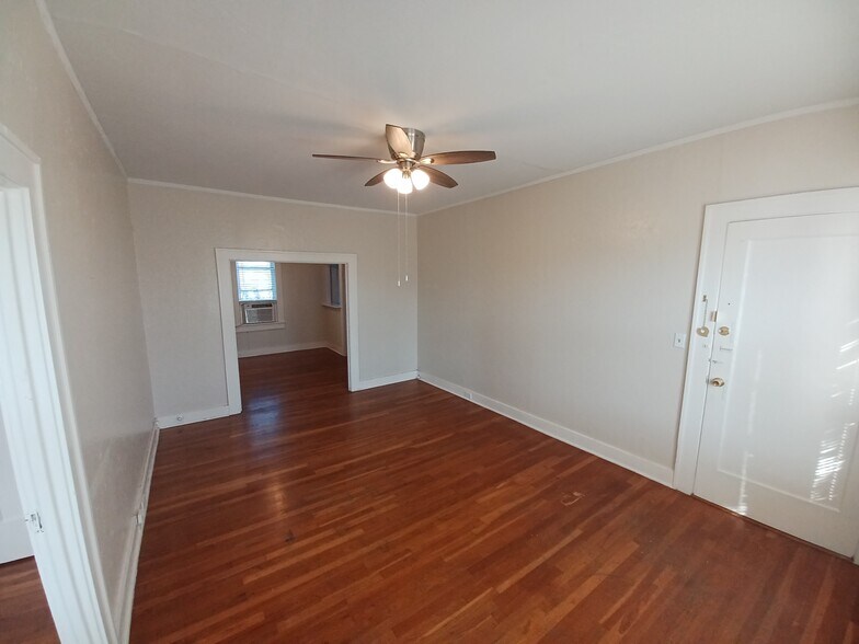 More Photos Of 127 W Magnolia Ave, San Antonio Apartments For Sale