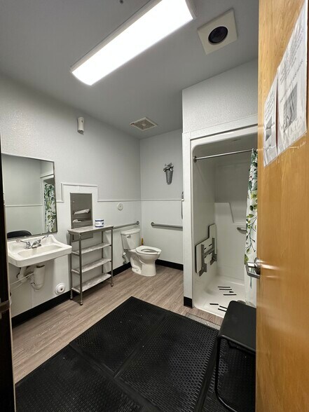 More Photos Of 8410 W Thomas Rd, Phoenix Medical For Sale