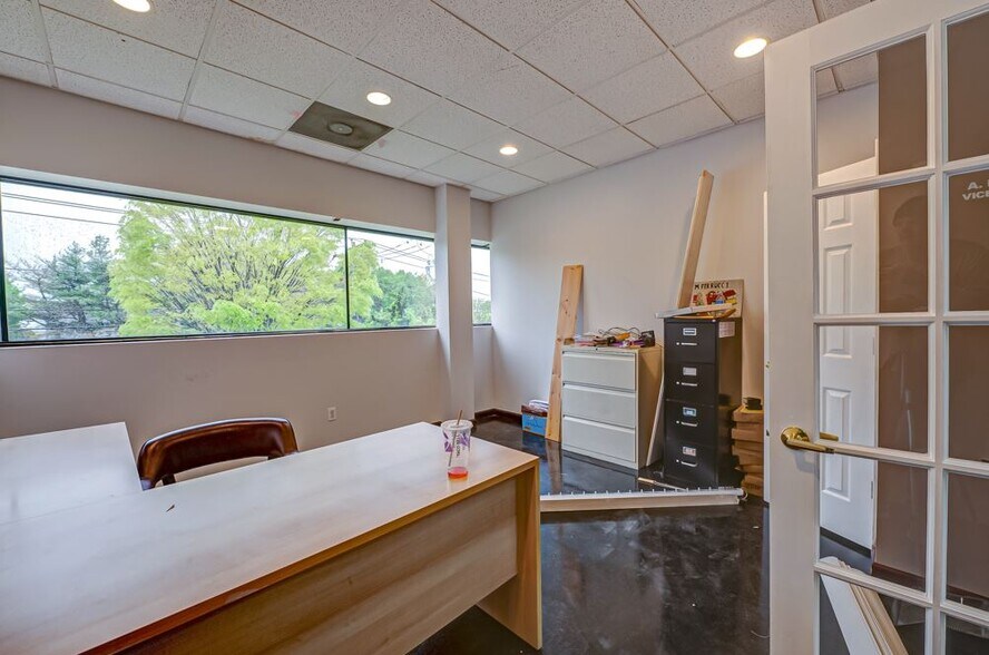 More Photos Of 185 Route 109, West Babylon Warehouse For Sale