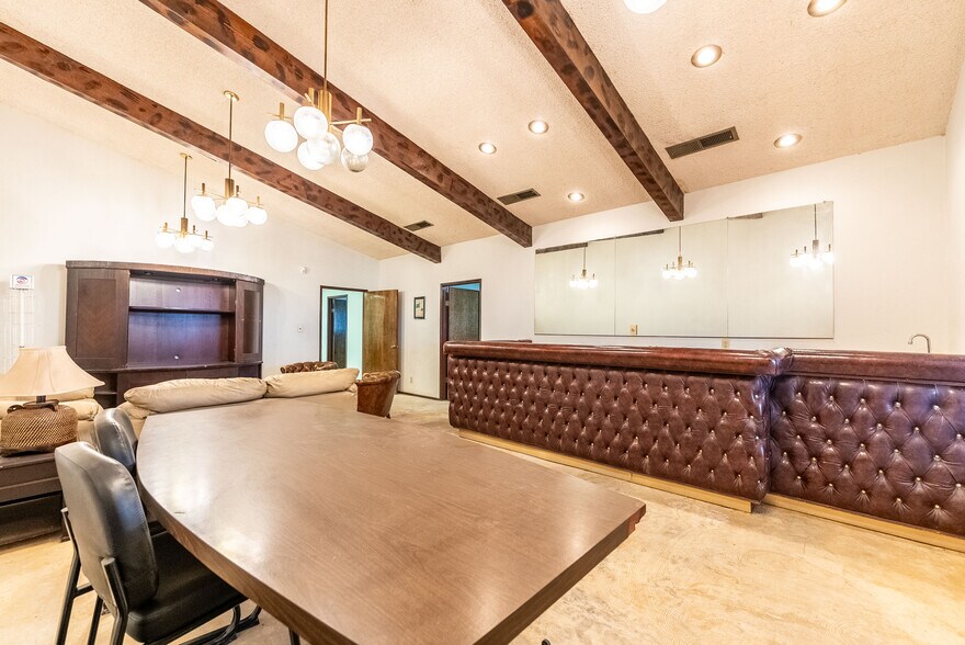 More Photos Of 397 E Evan Hewes Hwy, El Centro Auto Repair For Sale