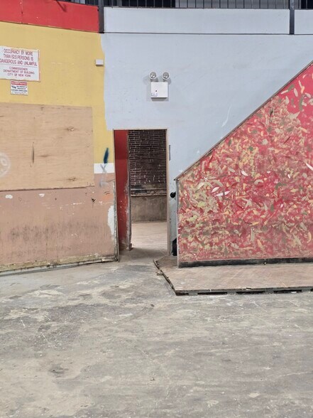 More Photos Of 1020 E 48th St, Brooklyn Warehouse For Lease