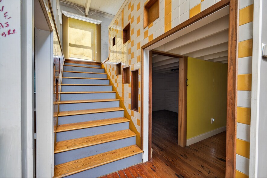 More Photos Of 304 S Cherokee Rd, Social Circle Flex For Sale