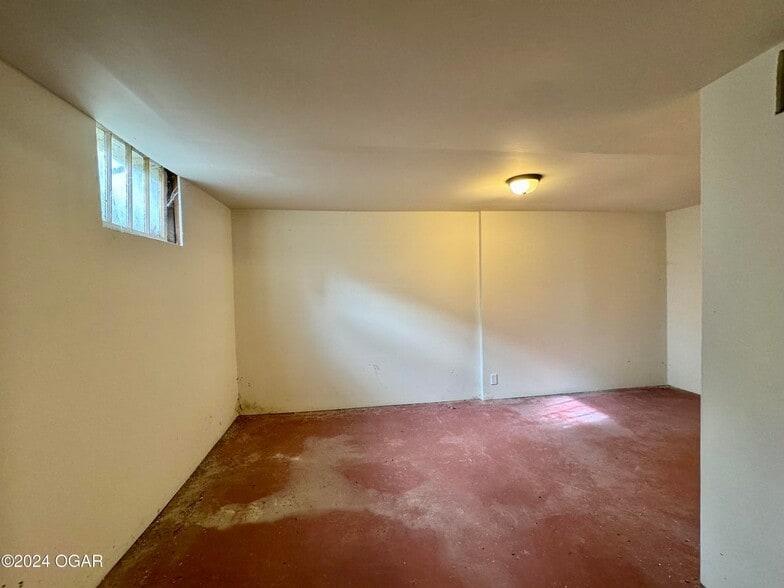 More Photos Of 2922 S Main St, Joplin Office For Sale