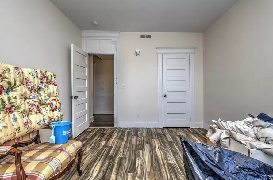 More Photos Of 420-428 Pembroke St, Bridgeport General Retail For Sale