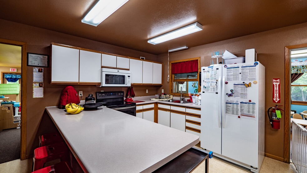 More Photos Of 303 S Western Ave, Waupaca Daycare Center For Sale