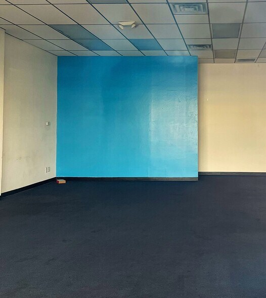 More Photos Of 4239-4339 W Mcdowell Rd, Phoenix Storefront For Lease