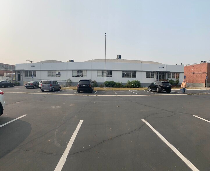 More Photos Of 5330-5340 Harbor St, Commerce Warehouse For Lease