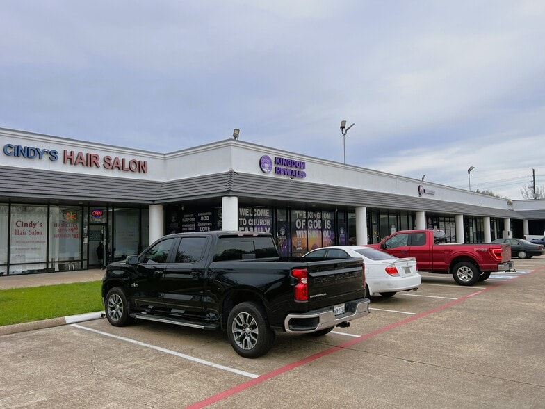 More Photos Of 9110 Jones Rd, Houston Storefront For Lease