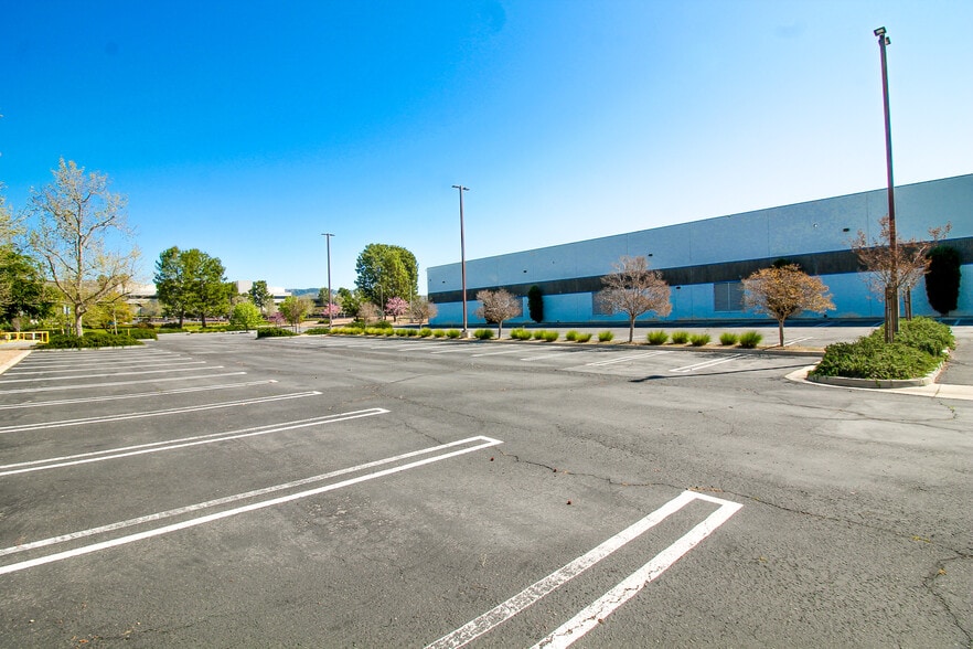 More Photos Of 3251 E Imperial Hwy, Brea Research And Development For Lease