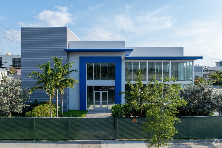 More Photos Of 662 E 27th St, Hialeah Medical For Sale